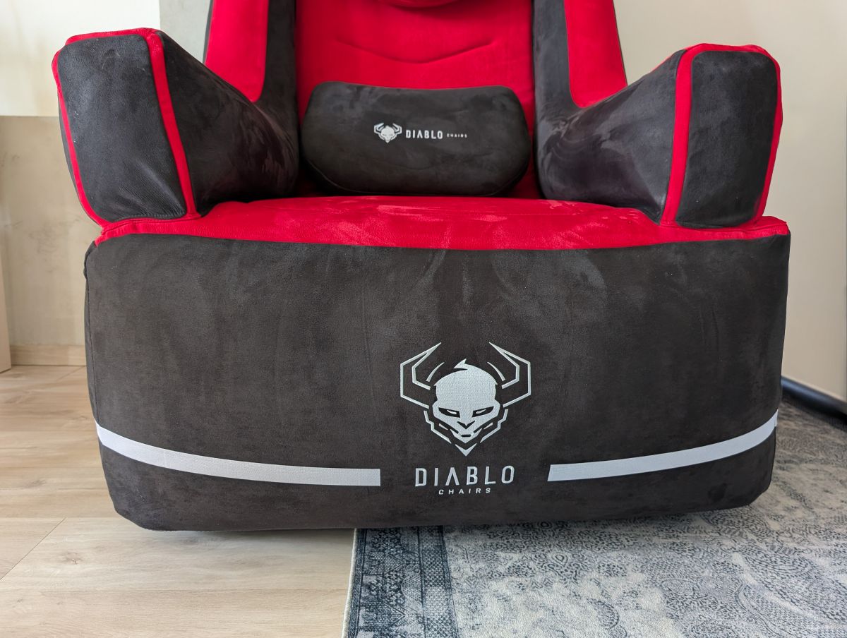 Napompowałem fotel i zacząłem grać w gry. Recenzja fotela Bager od Diablo Chairs