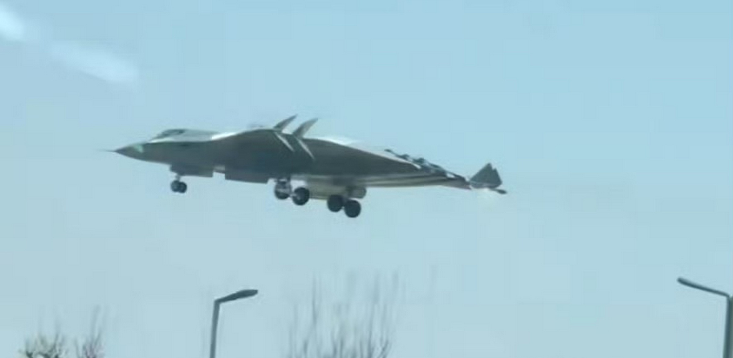 Chiński myśliwiec J-36 na nowym i niezwykłym nagraniu. Te zdjęcia wbijają w fotel
