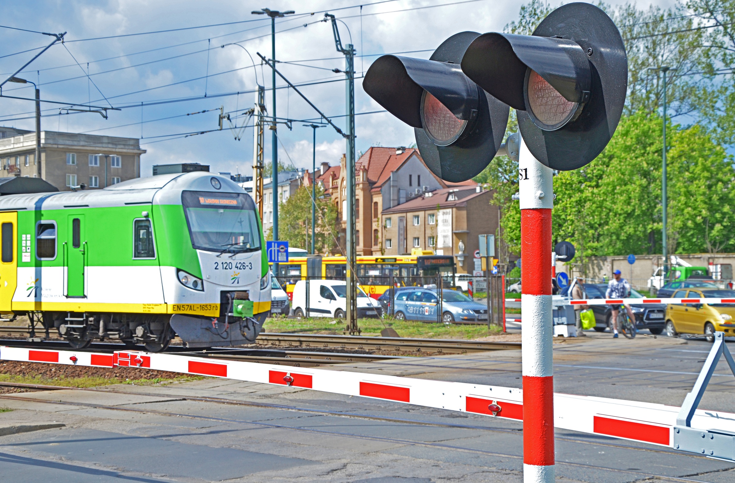 Nasze pociągi mogą rozpędzić się do 200 km/h, ale tyle nie jeżdżą. Dlaczego?
