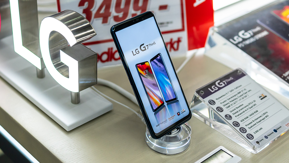 Trzymasz jeszcze ten telefon w kieszeni? niedługo przestanie działać tak, jak powinien