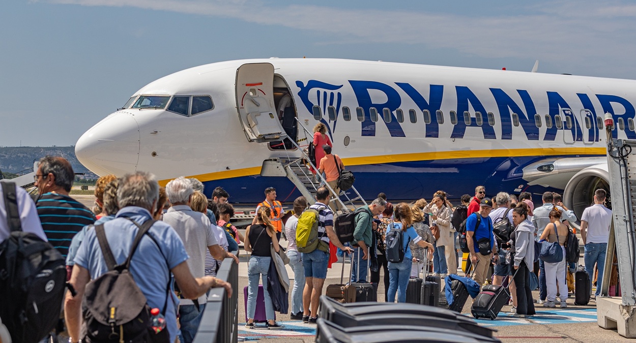 Ryanair zlitował się nad przerażonymi pasażerami? Sprawdziliśmy i… lepiej nie rezygnuj z mierzenia torby