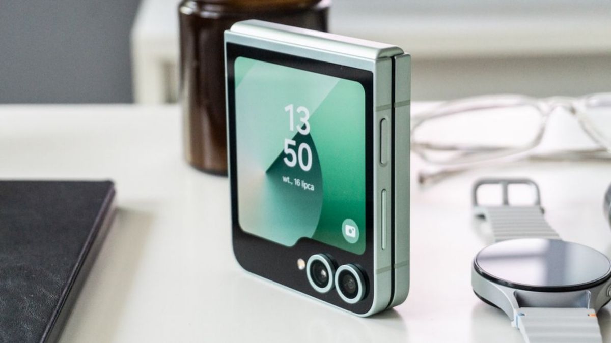 Nie czekaj na nowego tańszego Samsunga Galaxy Z Flip. Możesz go już kupić pod inną nazwą
