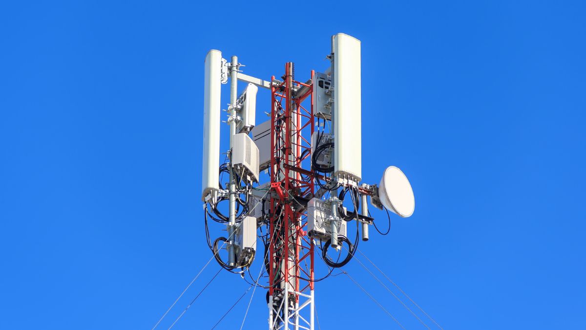 Nie śpią, bo zakłócają ci łączność z internetem w telefonie. Ważny urząd się z nimi rozprawił