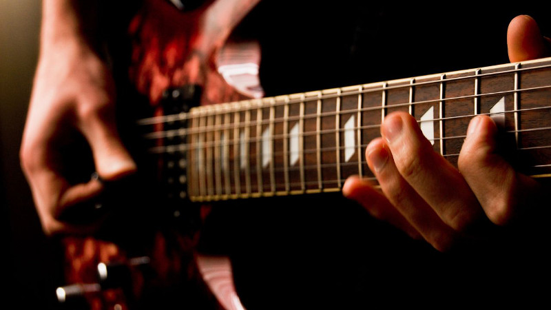 Gitarowy raj na tablety i smartfony - splay.pl