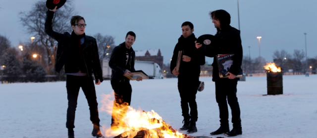 Fall Out Boy próbują uratować rock and roll? Nie wierzcie w to