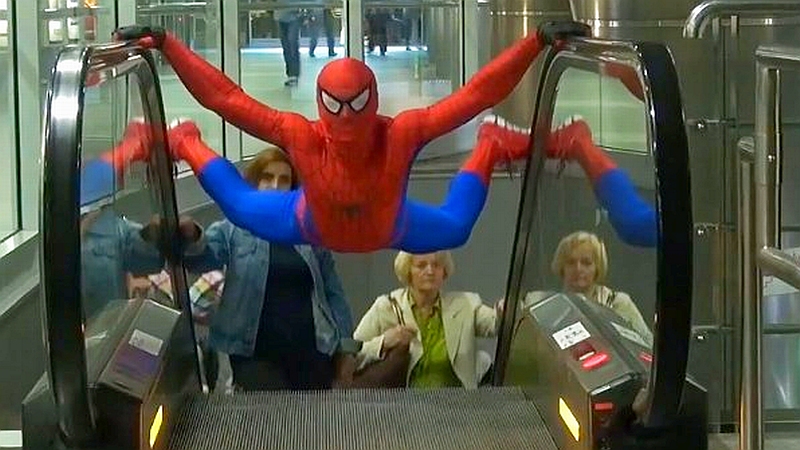 Superman już od dawna jest w Polsce. Nazywa sie SA Wardega. To świr