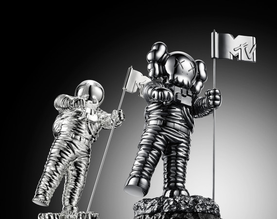 mtv-vma-moonman