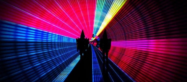 Posłuchać „Electric” Pet Shop Boys to jak włożyć palce do gniazdka z 220 Volt