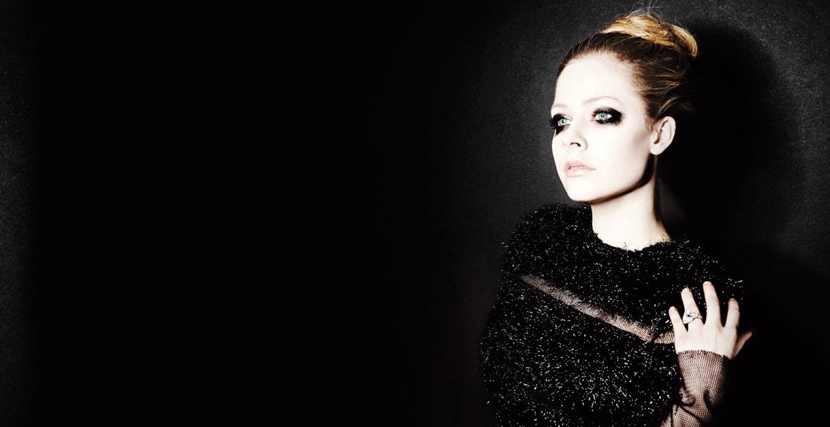 Avril Lavigne wciąż nie dorosła. Ale hity robi całkiem przyzwoite