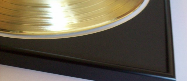 Złota Płyta za streaming w oparach absurdu