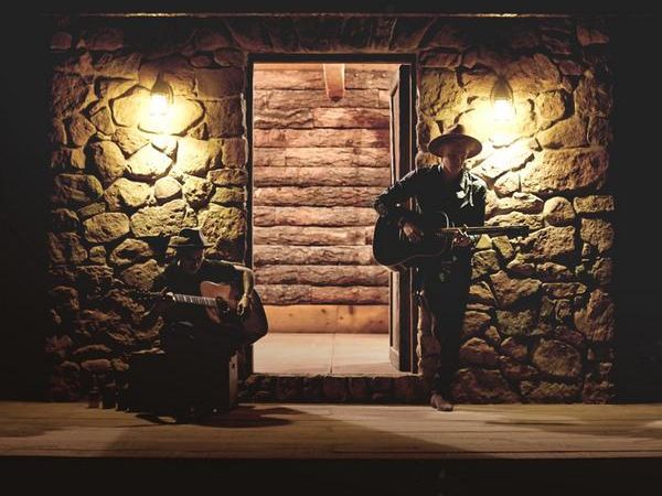 Nigdy nie sądziłem, że Justin Bieber chwyci mnie za serce. W &#8222;Home To Mama&#8221; udało mu się to zrobić