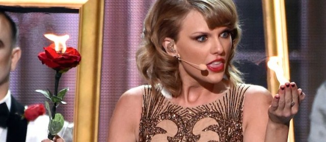 Taylor Swift wciąż prowadzi walkę ze streamingiem, nawet na gali AMA 2014