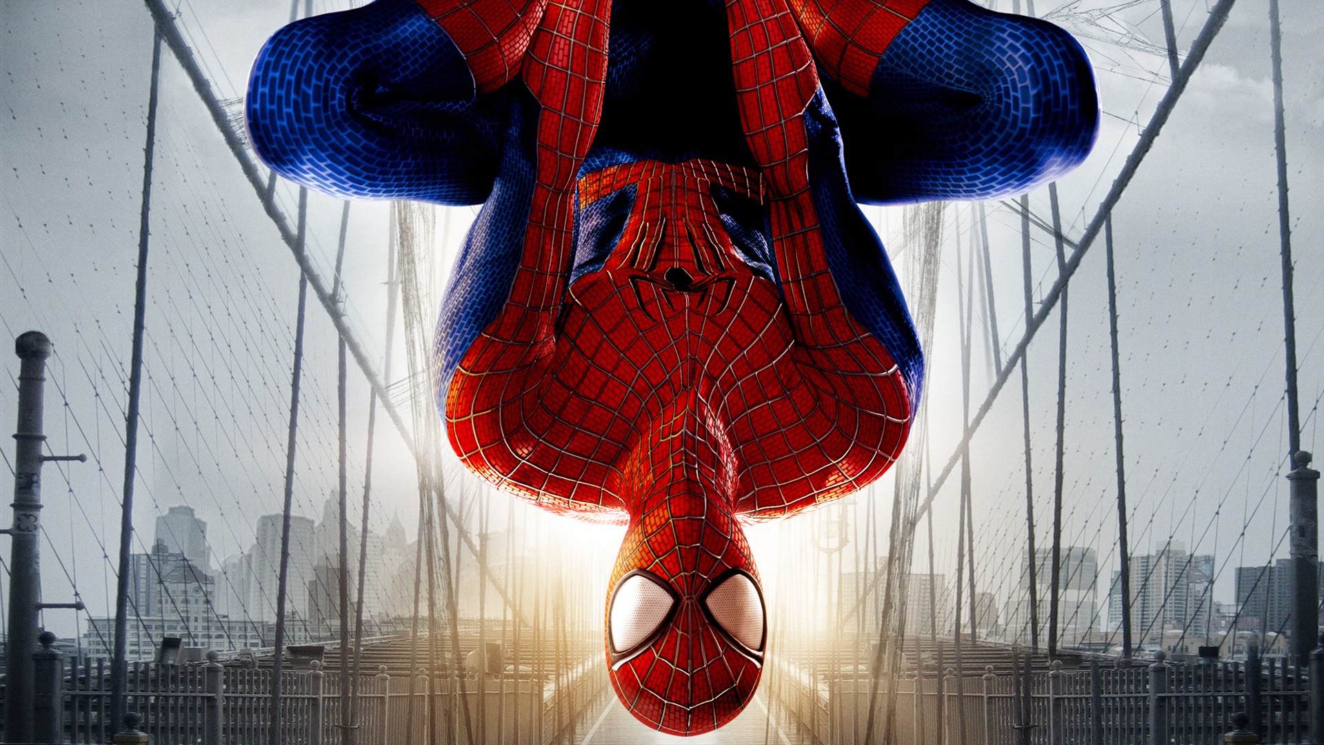 Nastolatek jak Spider-man. W stroju bohatera zaprosił dziewczynę na bal