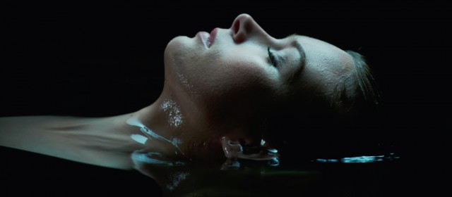 Tajne służby rządowe, trupy i nowoczesne technologie. "Stitchers" - recenzja sPlay