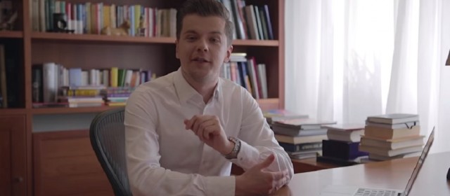 Radek Kotarski, twórca kanału Polimaty, napisał książkę