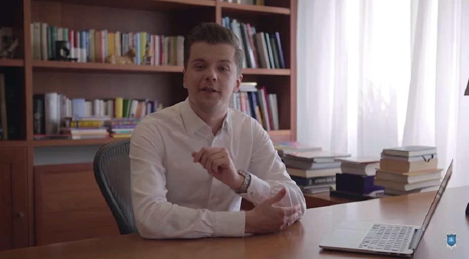 Radek Kotarski, twórca kanału Polimaty, napisał książkę