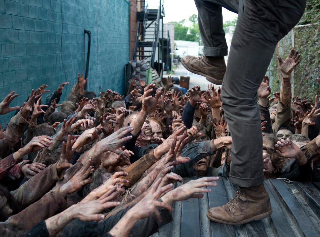 rs_1024x759-151026082930-1024.the-walking-dead-thank-you-glenn-3.ch.102615