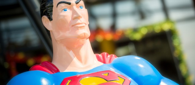 Nowy, telewizyjny Superman z Supergirl przeraża