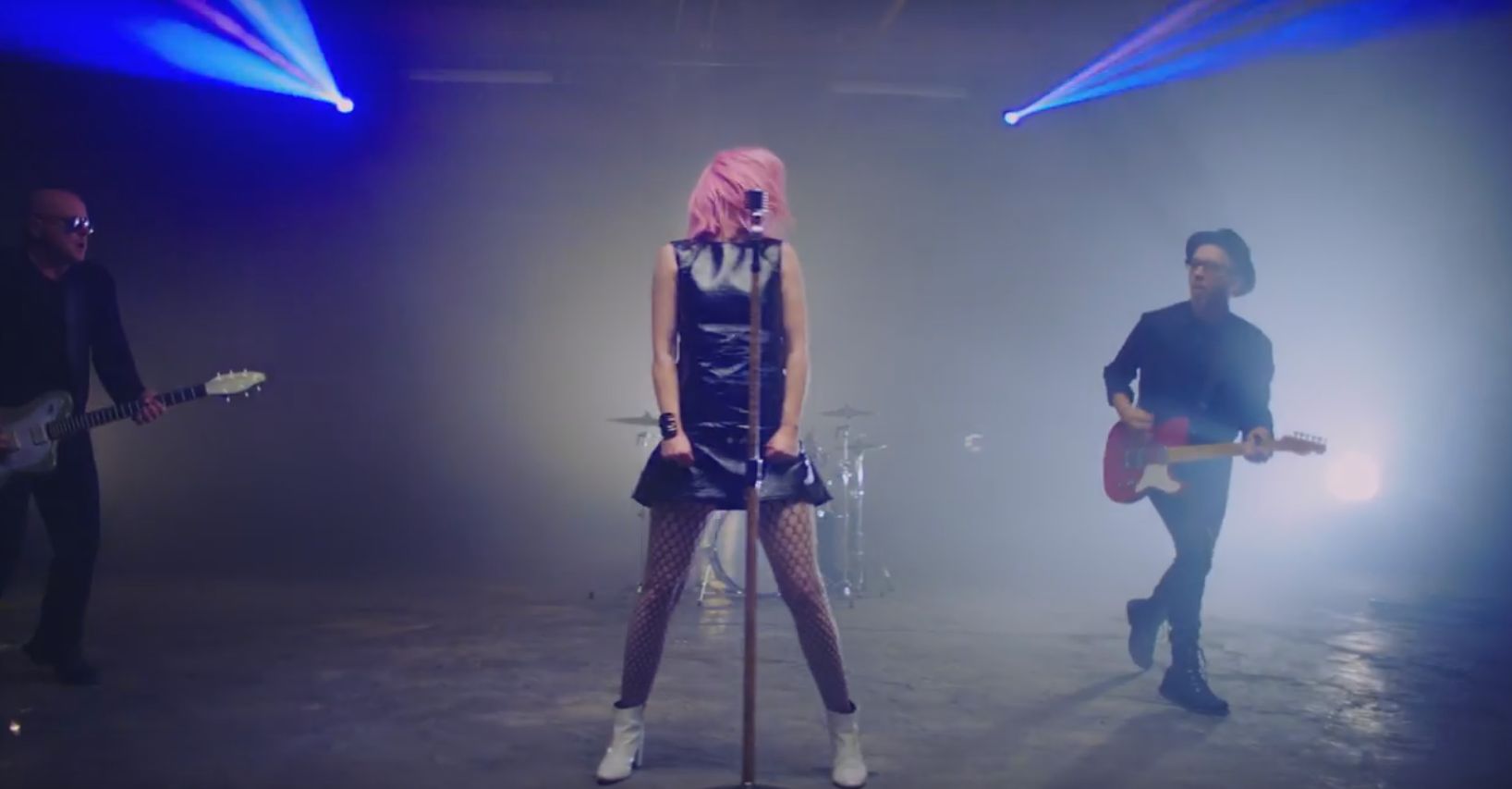 Zobacz nowy klip Garbage "Empty"