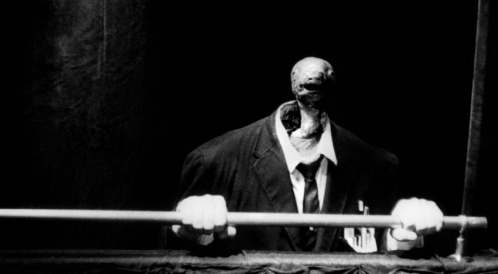Kadr z filmu Głowa do wycierania, debiutanckiego filmu Davida Lyncha z 1977 roku