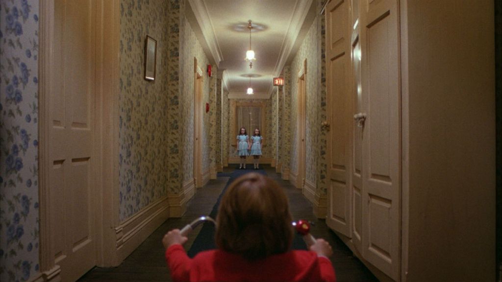 Kultowa scena w korytarzu hotelu z filmu Lśnienie