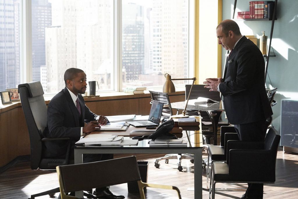 suits sezon 8b recenzja class="wp-image-245908" 