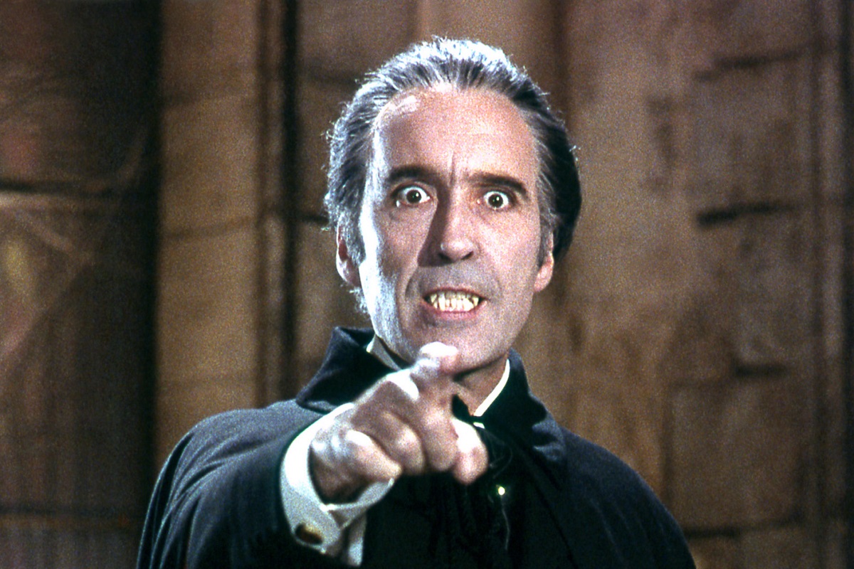 netflix dracula class="wp-image-301623" 