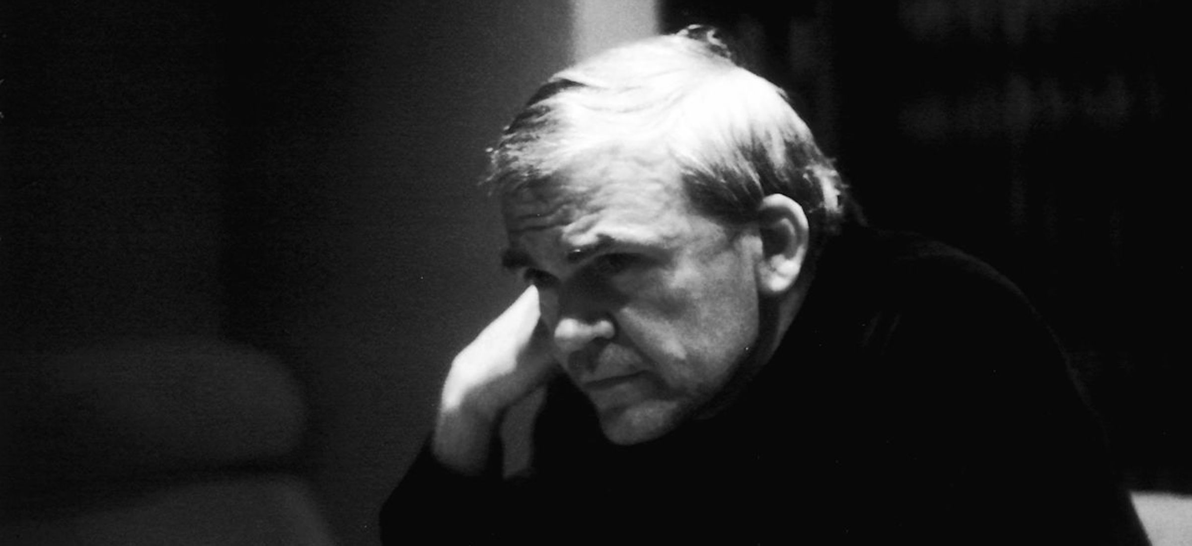 milan kundera smierc fake news
