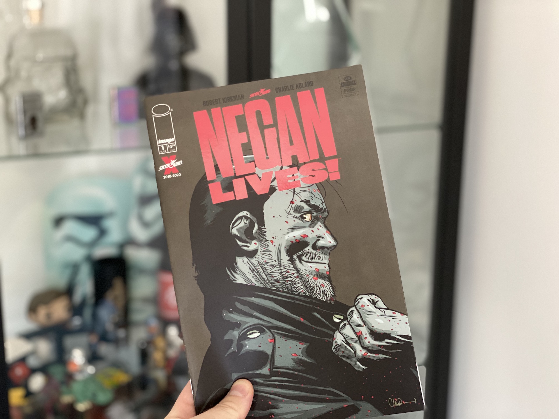 negan lives komiks the walking dead recenzja robert kirkman