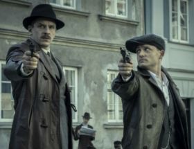 Ludzie i bogowie serial tvp premiera recenzja