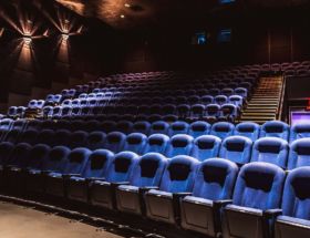 kina-koronawirus-premiery-repertuar