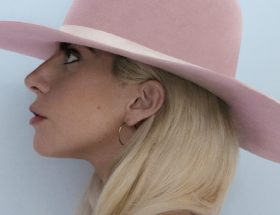 Lady Gaga i Adam Driver pokazali pierwsze zdjęcie z filmu House of Gucci