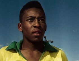 Netflix zrobił film o największym piłkarzu w historii. Pele – RECENZJA
