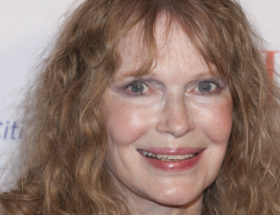 „To niewypowiedziane tragedie” – Mia Farrow o śmierci trójki swoich dzieci
