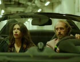 Szybki cash. Recenzja nowego serialu platformy Netflix