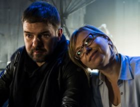 artysci netflix czy warto
