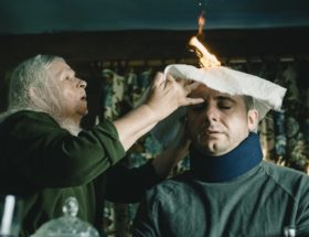 kruk czarny woron nie śpi 2021 premiera