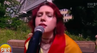 tvp pytanie na sniadanie teczowa flaga karin ann