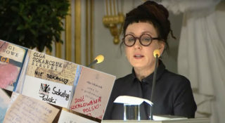 olga tokarczuk zniszczone ksiazki prawica aukcja