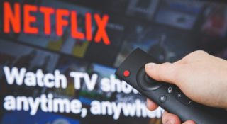 netflix rosja zawiesza działalność wojna