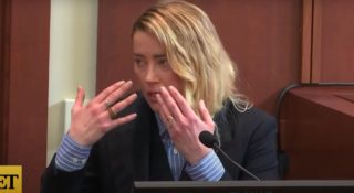 johnny depp amber heard zeznania sprawa przemoc pobicie tatuaż