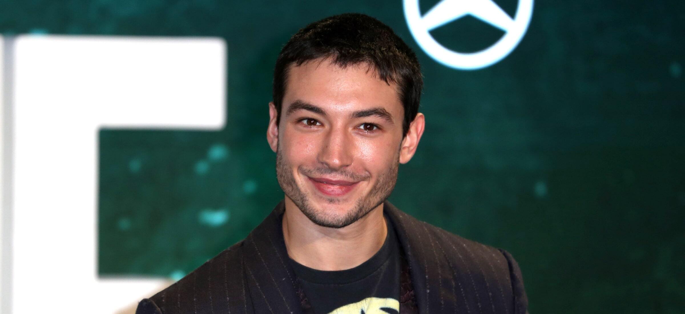 ezra miller flash aresztowanie nazista nft wideo