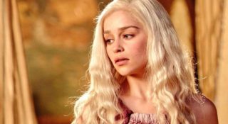 emilia clarke gra o tron