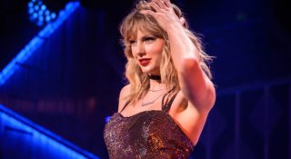 Brutalny ochroniarz na koncercie Taylor Swift. Piosenkarka przerwała występ