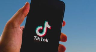 TikTok vs Universal Fot. Pixabay