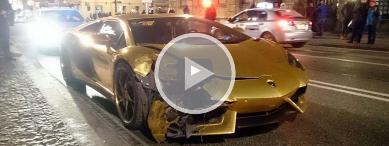 Złote Lamborghini Aventador rozbite w centrum Warszawy