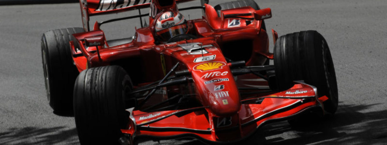 Ferrari śmieje się z rywali i przedłuża umowę z Marlboro