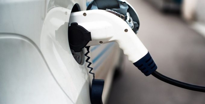 Nowy patent Toyoty ma zwiększyć pojemność baterii aut elektrycznych
