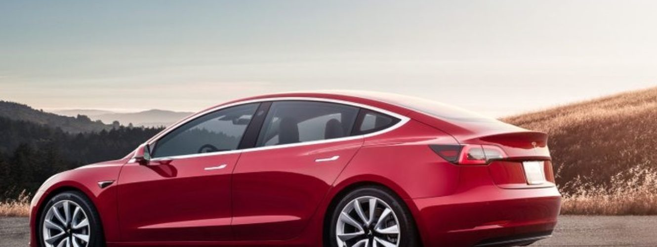 Tesla wstrzymuje produkcję Modelu 3 na 4-5 dni