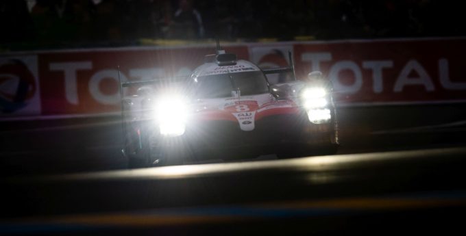 24h Le Mans: Neutralizacja wprowadziła przetasowania. Toyota zdecydowanie lideruje